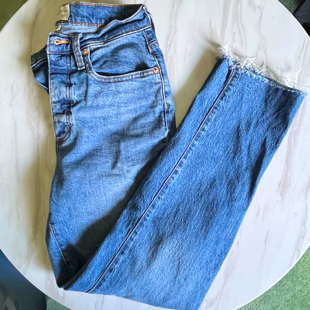 Universal Thread - High Rise 90’s Slim - Size 4